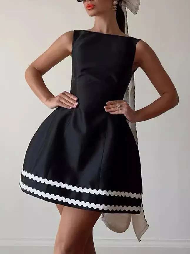 Elegant Sleeveless Backless Contrast Color Little Black Dress