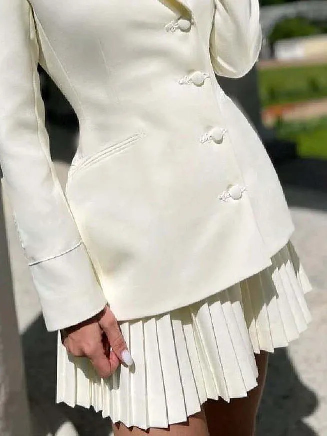 Elegant And Versatile Pleated Skirt