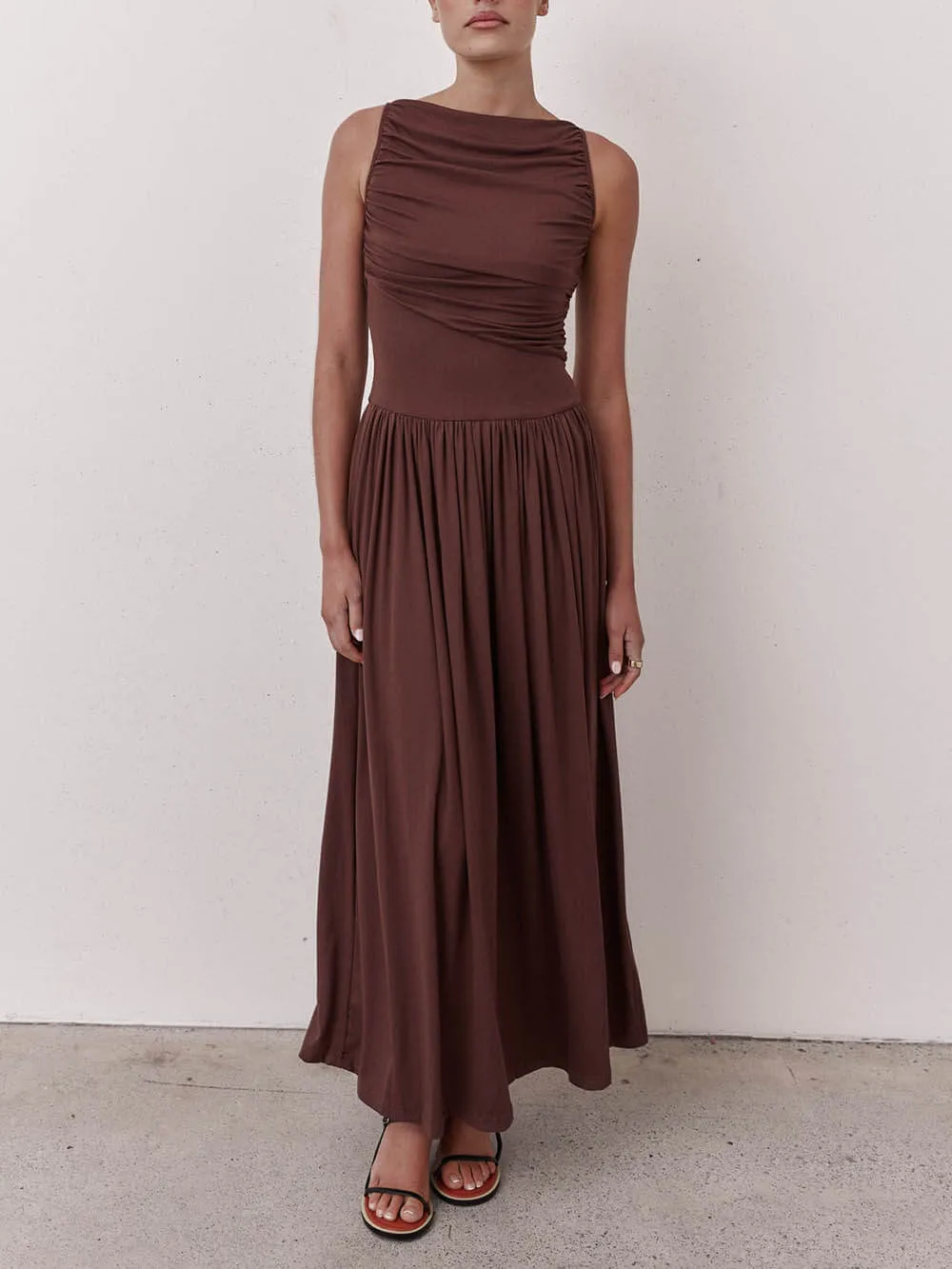 Elegant Pleated Sleeveless Maxi Dress