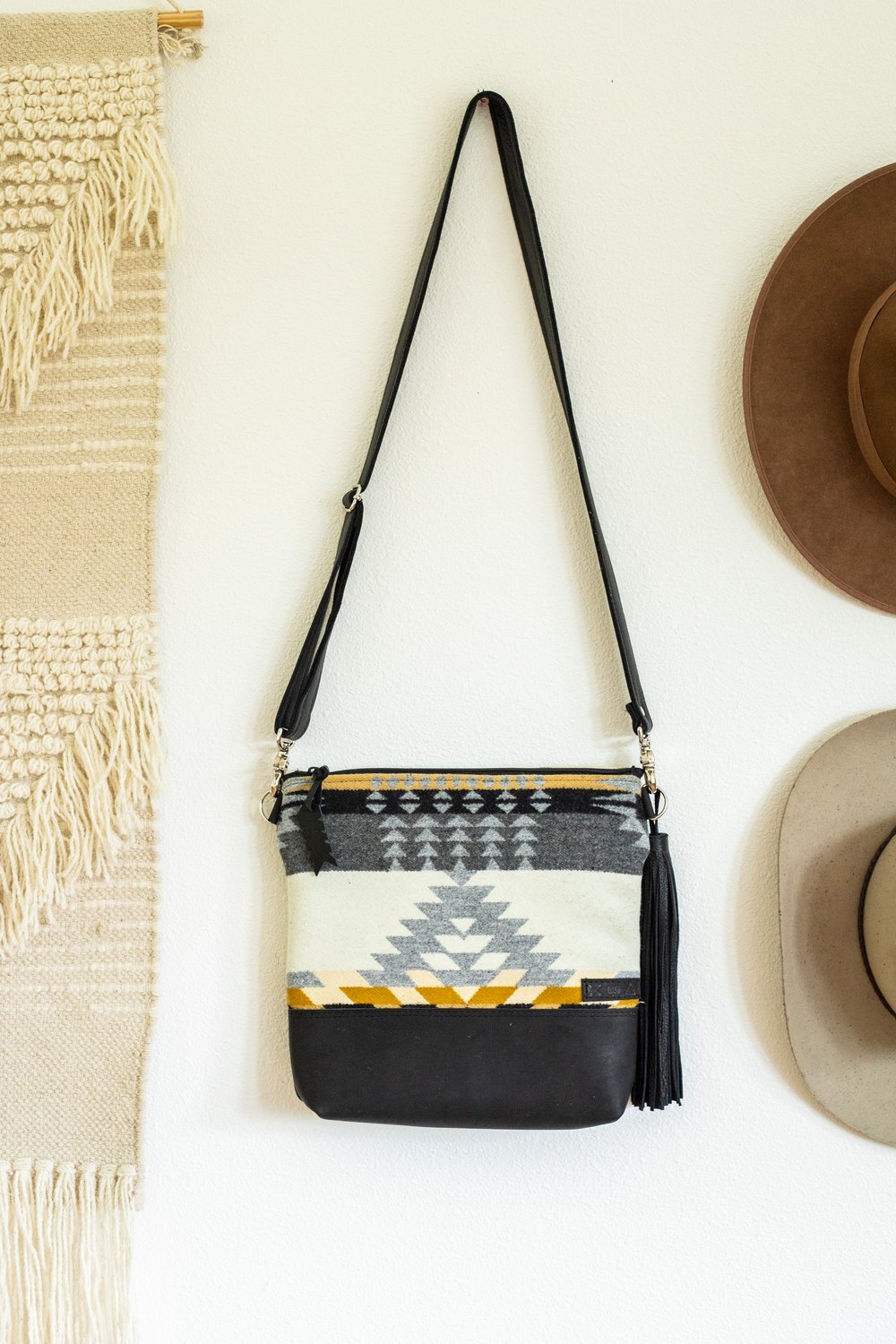 SILVER RANCHO ARROYO LEATHER BOTTOM PURSE