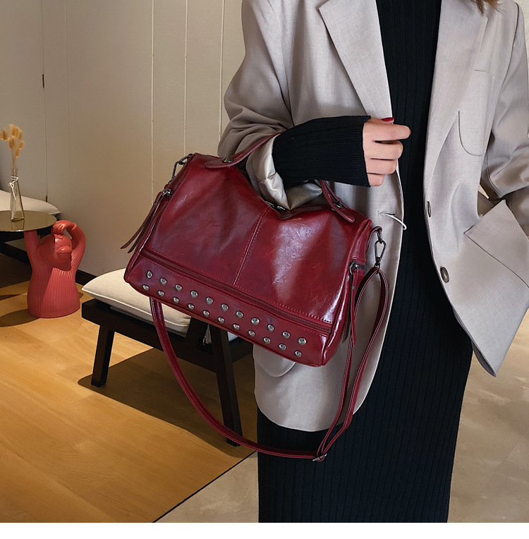 Single Shoulder Diagonal Bag Soft Leather
