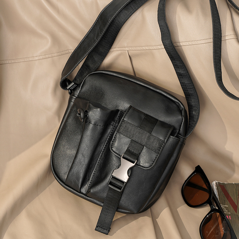 2023 Fashion Men's Simple Casual Slung Small Square Bag
