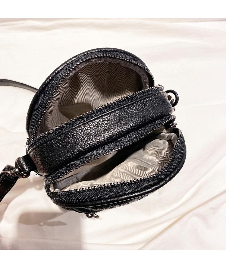 Refined Texture Portable Small Bag Trend Lingge Advanced Mobile Phone Bag Fashion Joker Female Messenger Bag