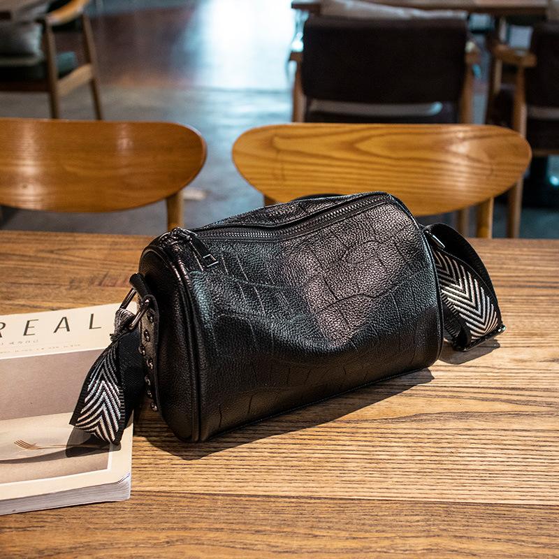 Crocodile Boston Pillow Bag Women's Fashion Joker Wide Shoulder Strap Messenger Bag Women's Shoulder Bag