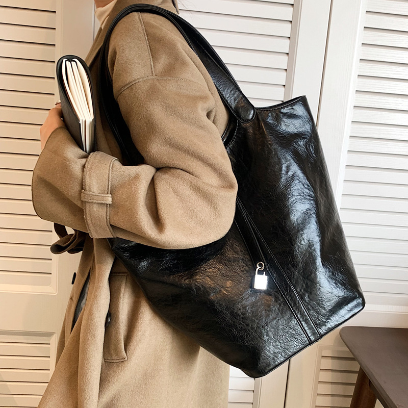 Retro Large Shoulder Bag