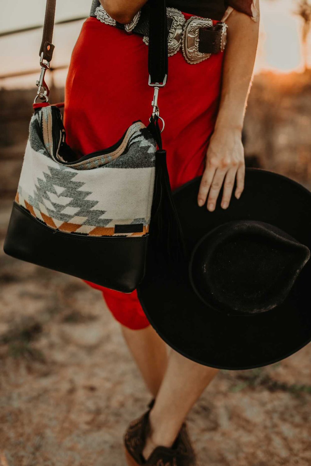 SILVER RANCHO ARROYO LEATHER BOTTOM PURSE