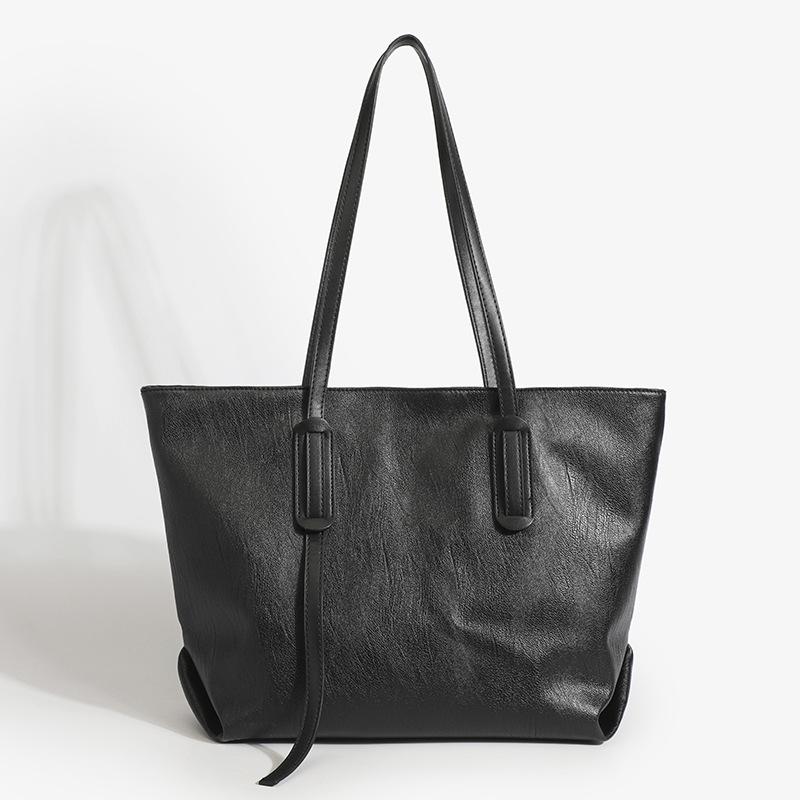 Large Capacity Soft Leather Bag Women's 2022 New Joker Shoulder Bag Fashion Portable Tote Bag