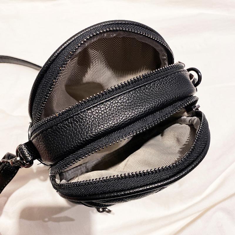 Refined Texture Portable Small Bag Trend Lingge Advanced Mobile Phone Bag Fashion Joker Female Messenger Bag