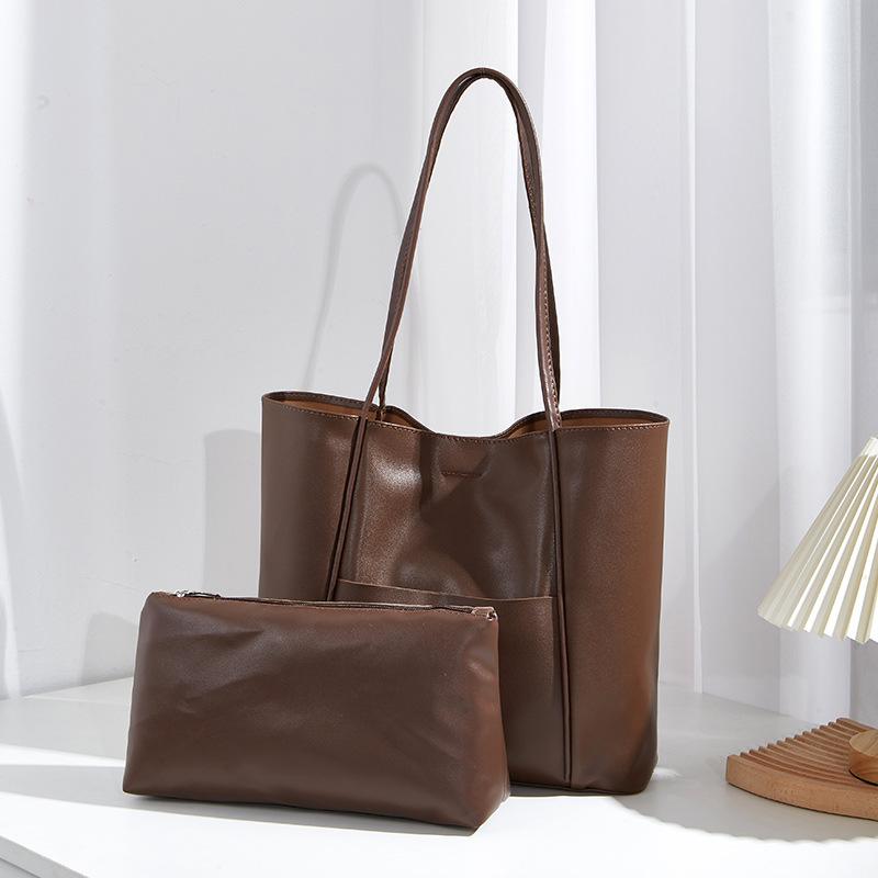 2022 Women's Tote Handbag Fashion Joker Large Capacity Commuter Shoulder Bag