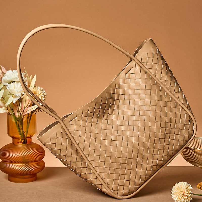 Leather Woven Single Shoulder Large Tote Bag