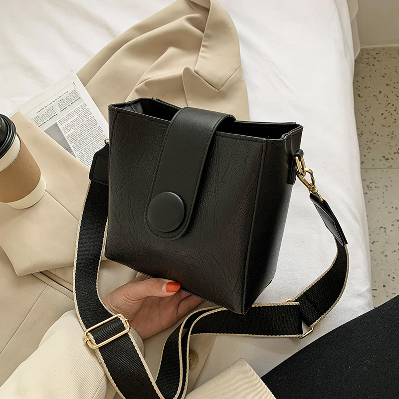 New Style Contrast Wide Shoulder Strap Shoulder Bag