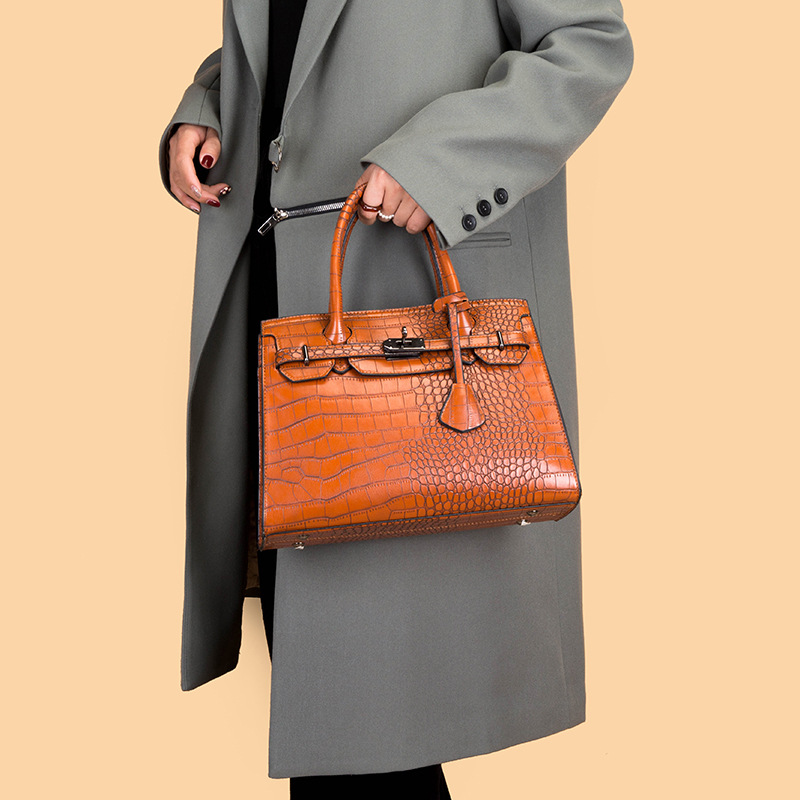 Classic Three-piece Platinum Fashion Hand-held Crossbody Bag