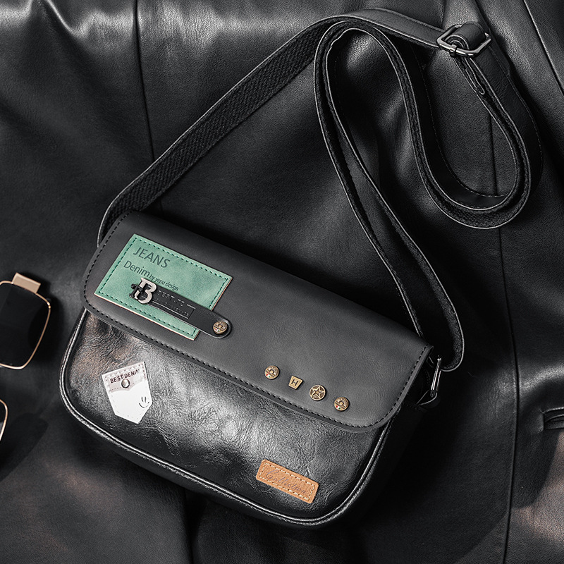 New Fashion Personality Rivet Street Couple Small Satchel