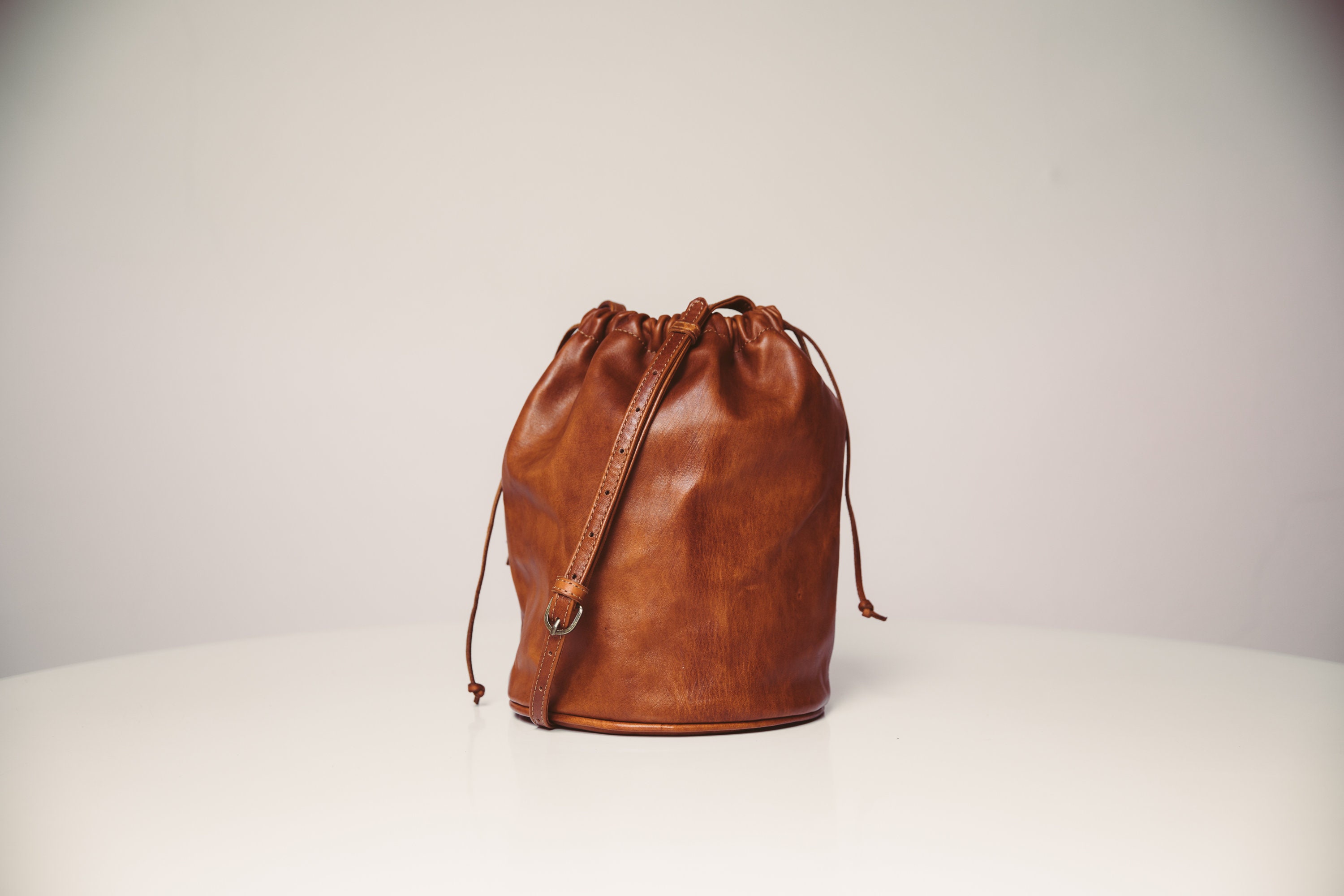 Summer bag, leather drawstring shoulder bag