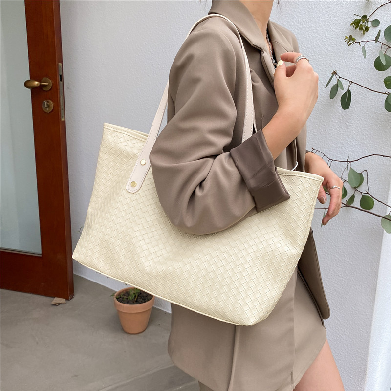New Large Capacity Fashion Woven Single Shoulder Handheld Simple Tote Bag