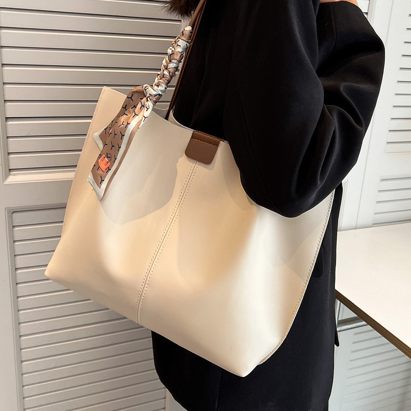 Large Capacity Tote Bag